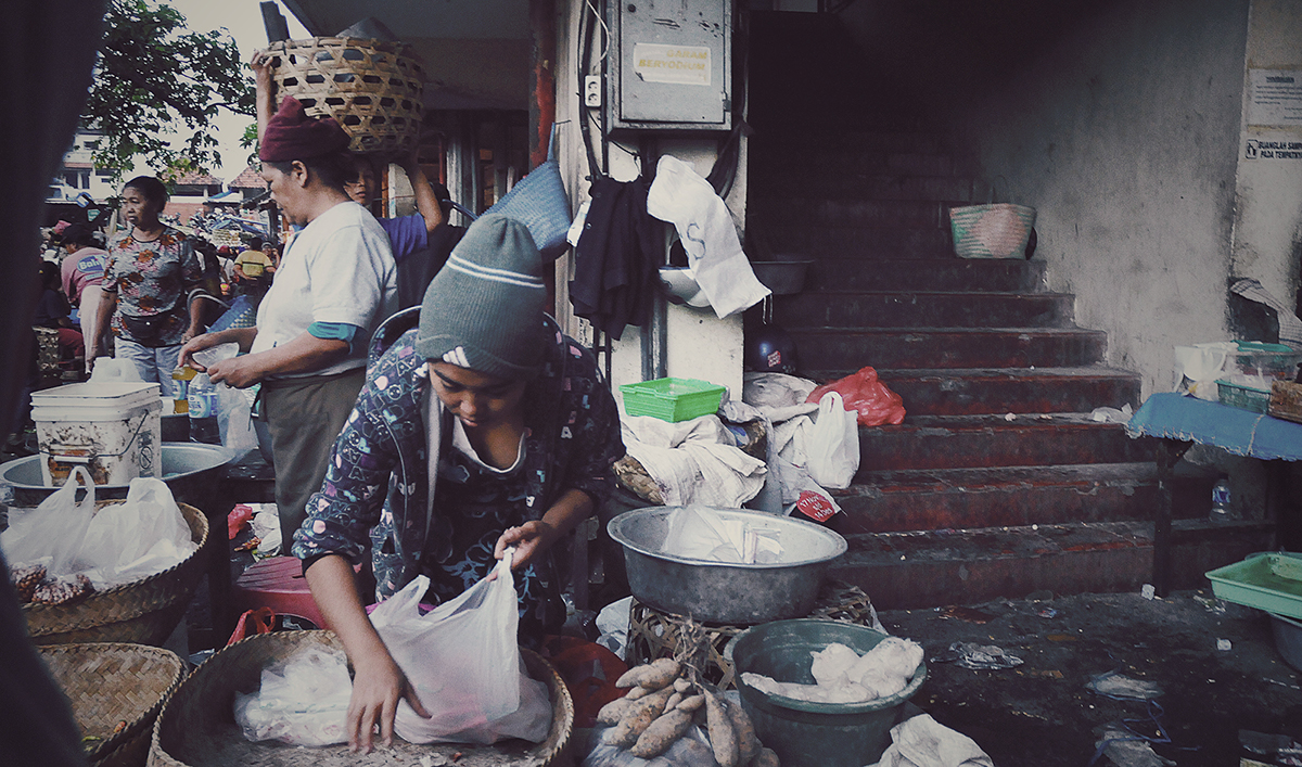 bali fish market MORNING tourist locals asian early mahimahi tuna photo shop Denpasar asia indonesia
