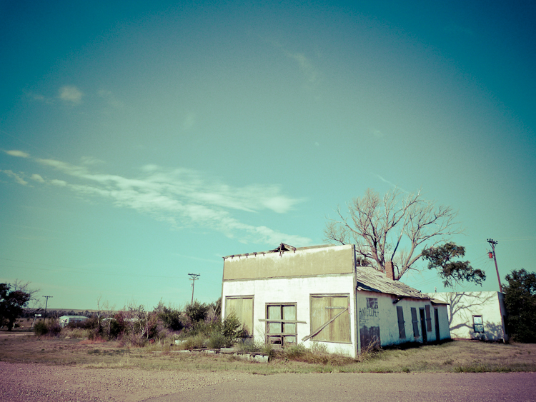 usa solitude loneliness desert decay walls emptiness