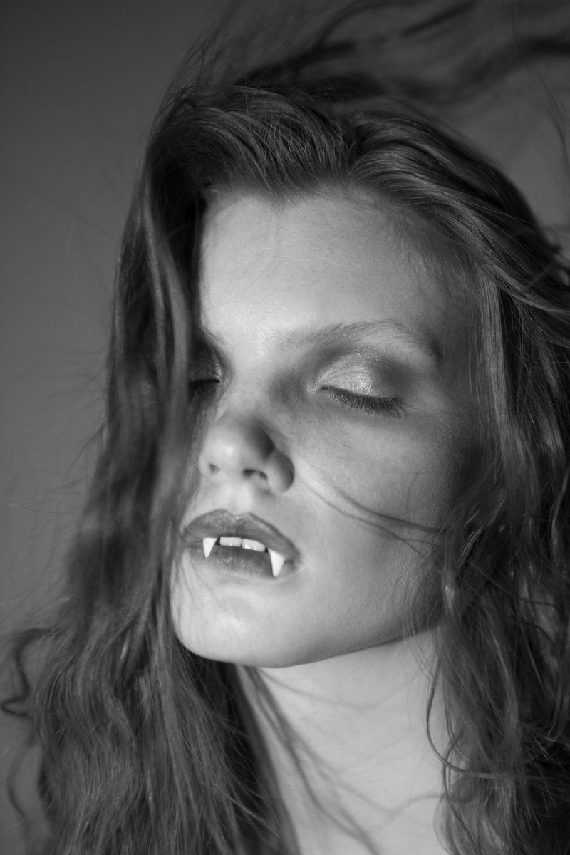 vampire beauty face mouldartist styist couture faceart portrait sculpture redlips