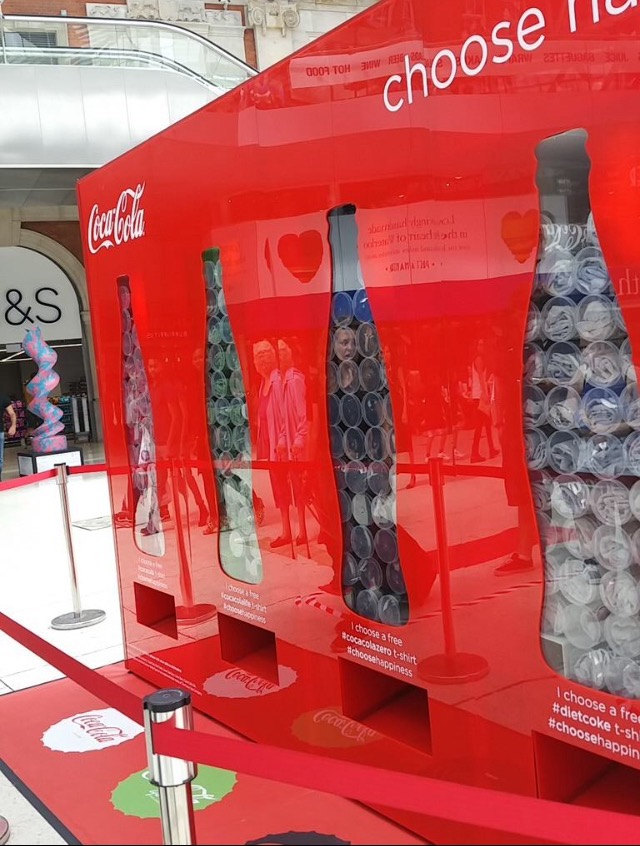 Adobe Portfolio Coca-Cola twitter tweet London t-shirts coke social Experiential Experience