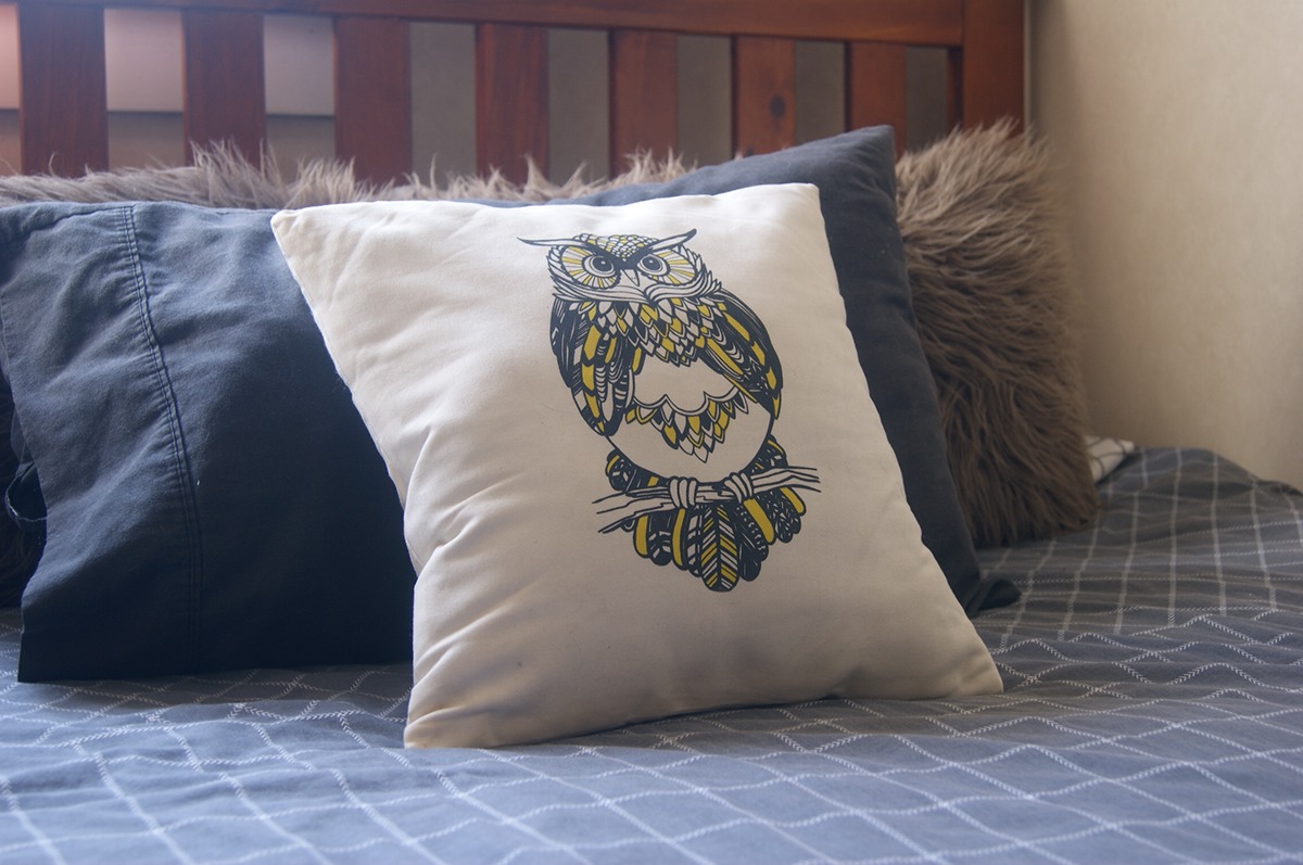 Screenprinting hand pillow cushion owl ink silkscreen