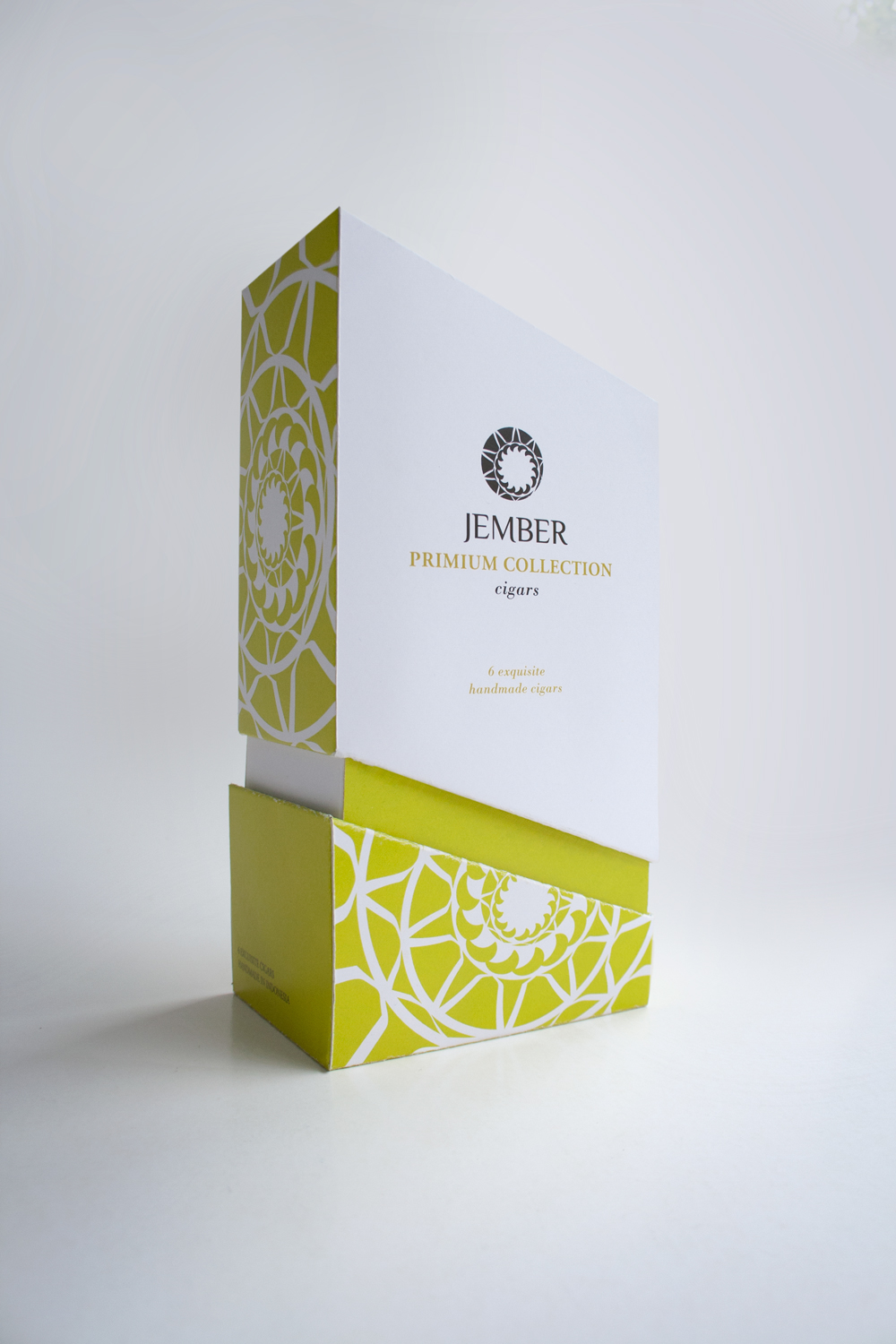 pattern logo box exclusive Quality color process print design magazine kvalitet emballasje NKF norges kreative fagskole