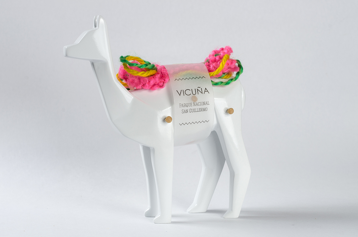 vicuña parque nacional souvenir San Juan ceramic llama