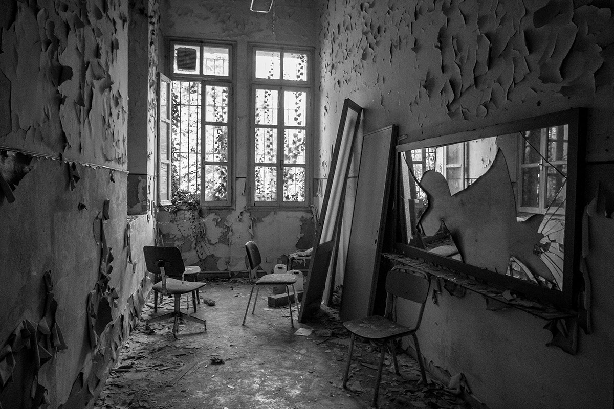camera photo photographer hospital psychiatric psychiatrichospital Italy reportage black White blackandwhhitephotography