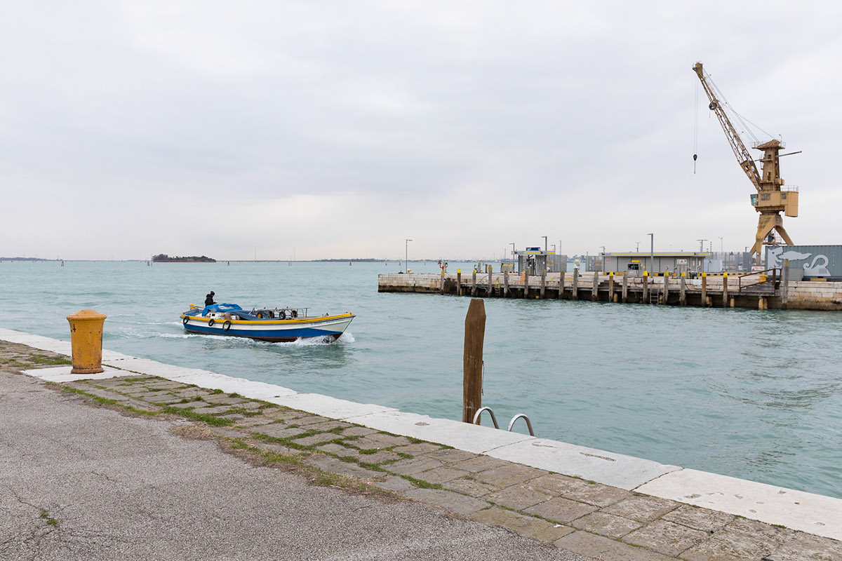 Adobe Portfolio Venice venezia architecture city boat water Italy bridges austerity ocher