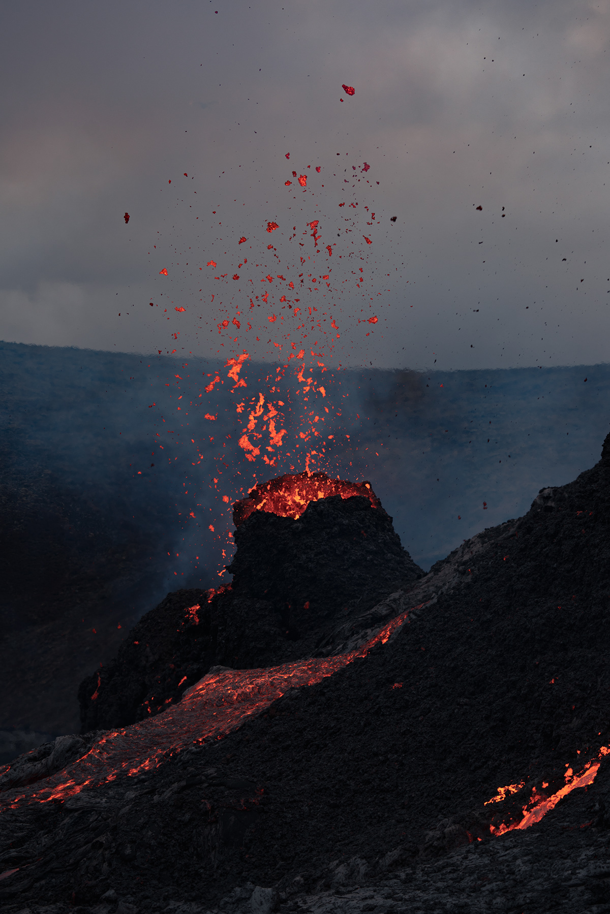 crater eruption iceland lava magma volcanic volcano