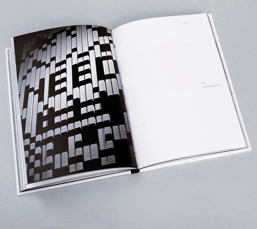 typo  design  space  book Layout  black & whit