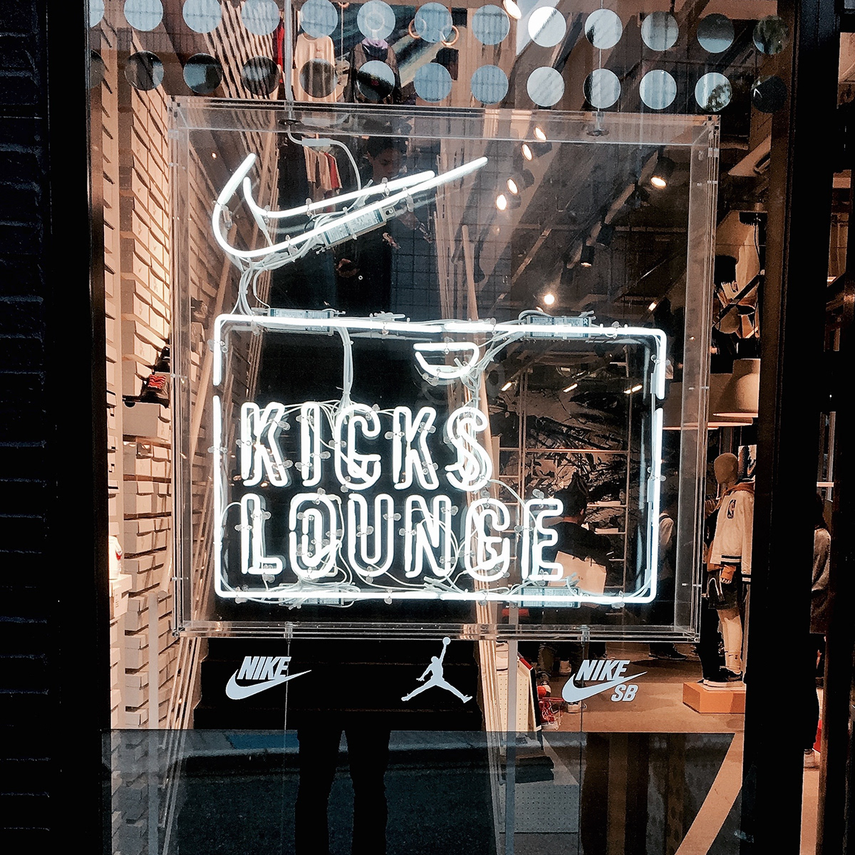 kicks lounge omotesando