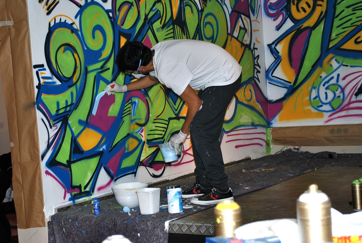 Graffiti spray paint youth Jugendzentrum color Mural