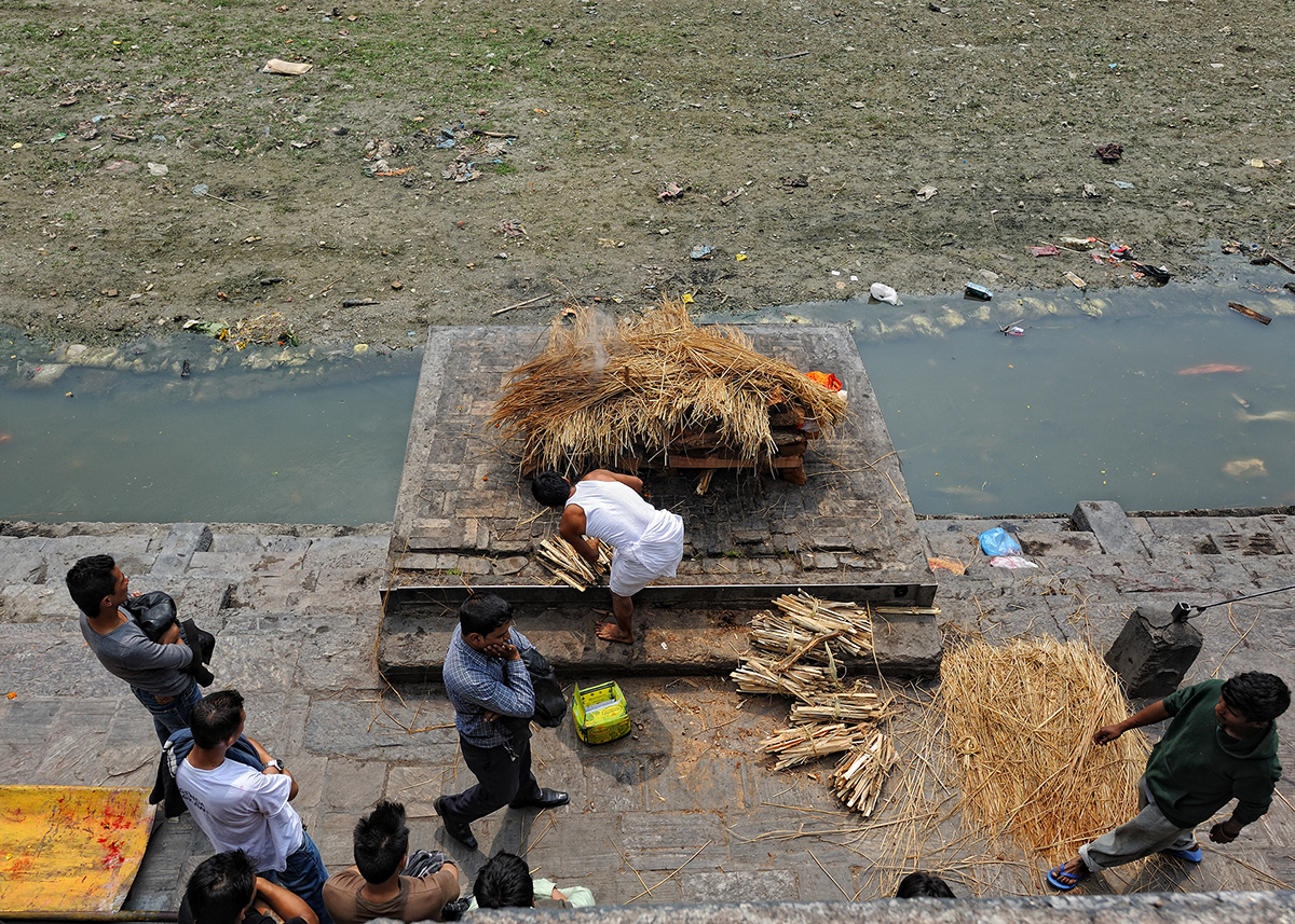 Cremation the cremation ceremony death life nepal Katmandu