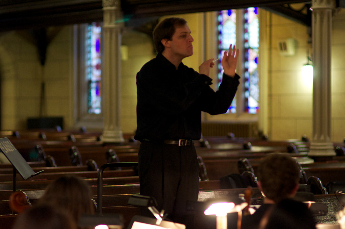 conductor conducting Conducts jordan Randall smith artistic director musician Classical contemporary