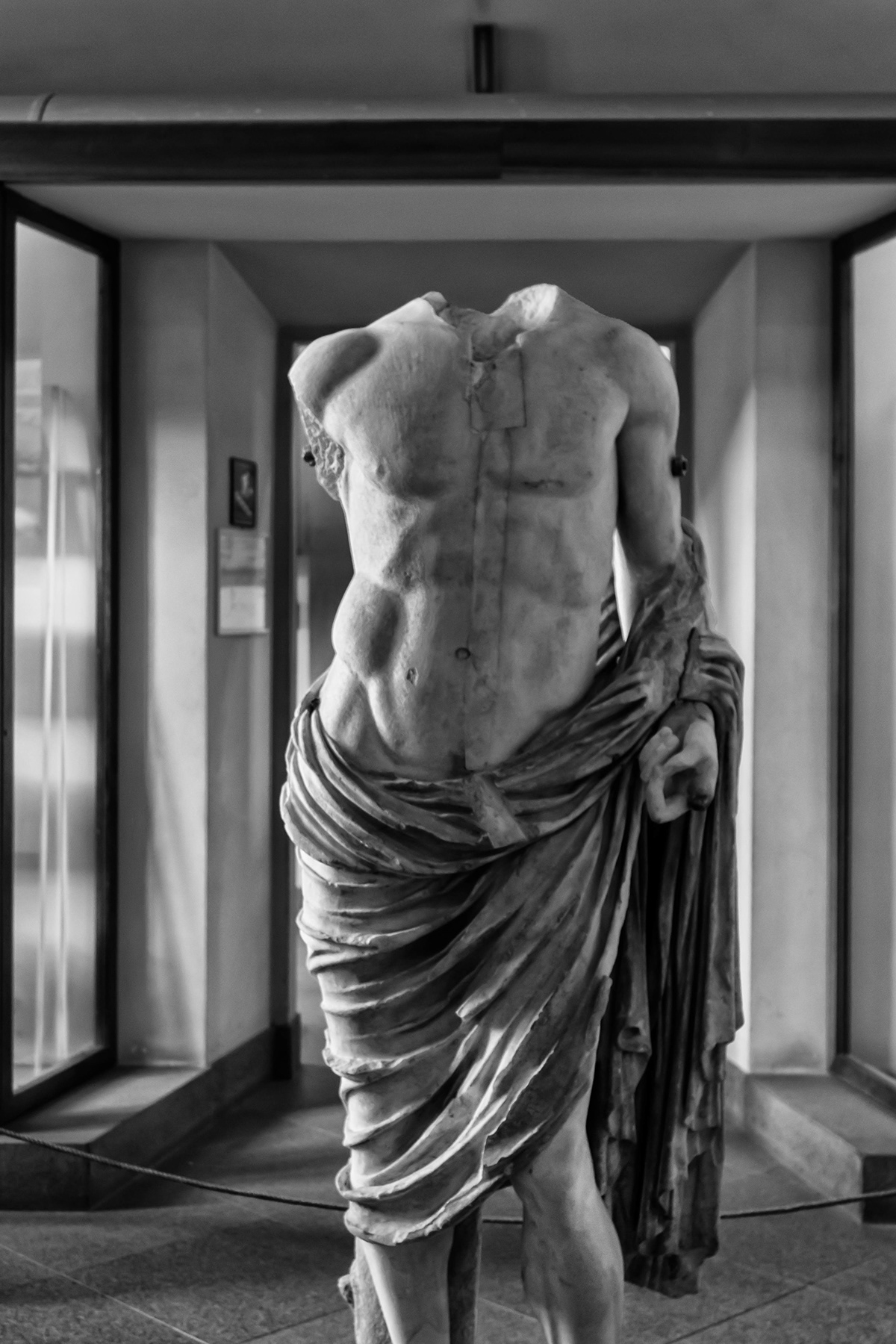 italian  Renaissance  statue  Drmatic  gritty  Grunge  dark  emotional  pain  fear  black and White