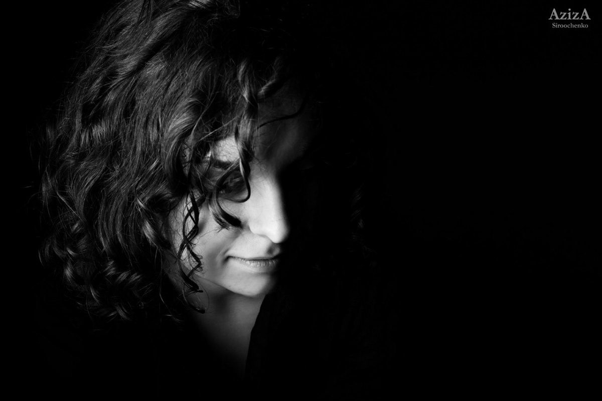 '12 portrait portraits woman girl curls b/w studio light dark face