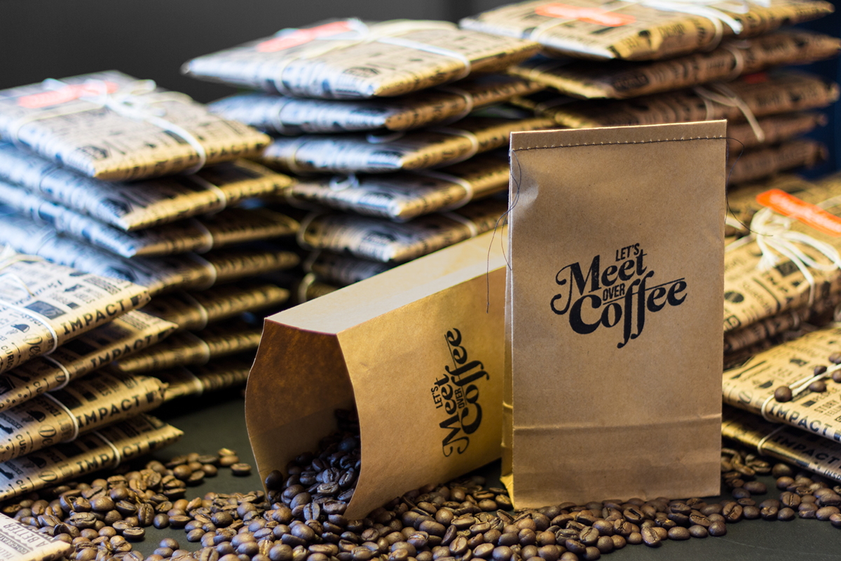 graphics pattern Wrap gift Label Sustainability a better world design feel good package duelicious duel blend kraft paper Coffee