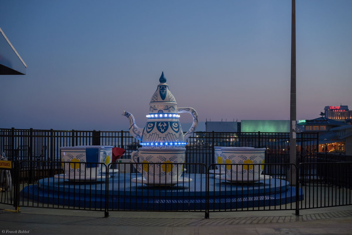 Atlantic City Ocean blue franckbohbot pink illusion