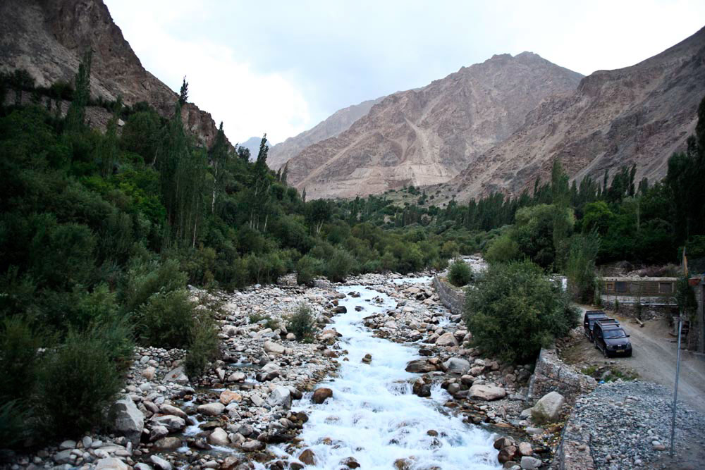 ladakh turtuk Pakistan border kargil line of control Baltistan baltistani K2 Indus river leh Kashmir himalayas India Travel