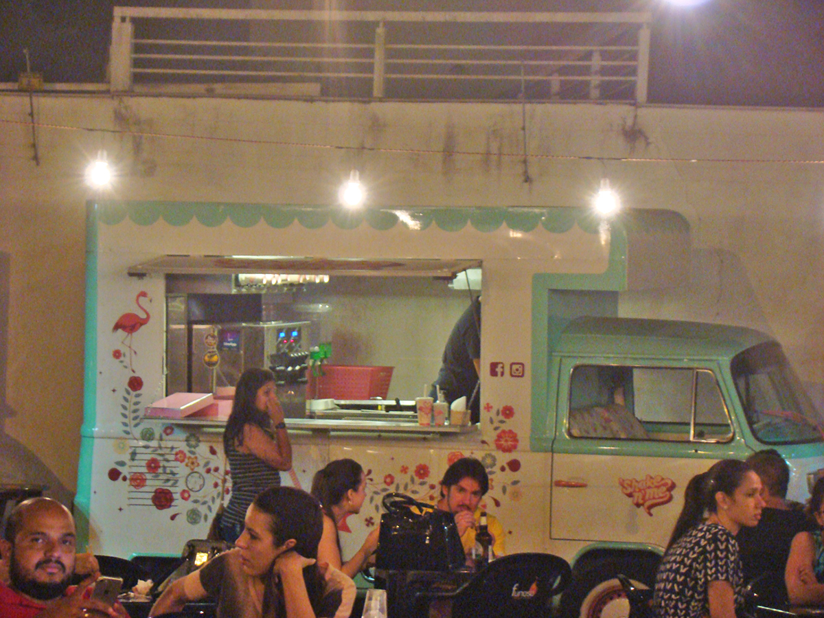 Auto Posto Jardins Food truck londrina Easycom Londrina hamburguers Pizza pastel Food 