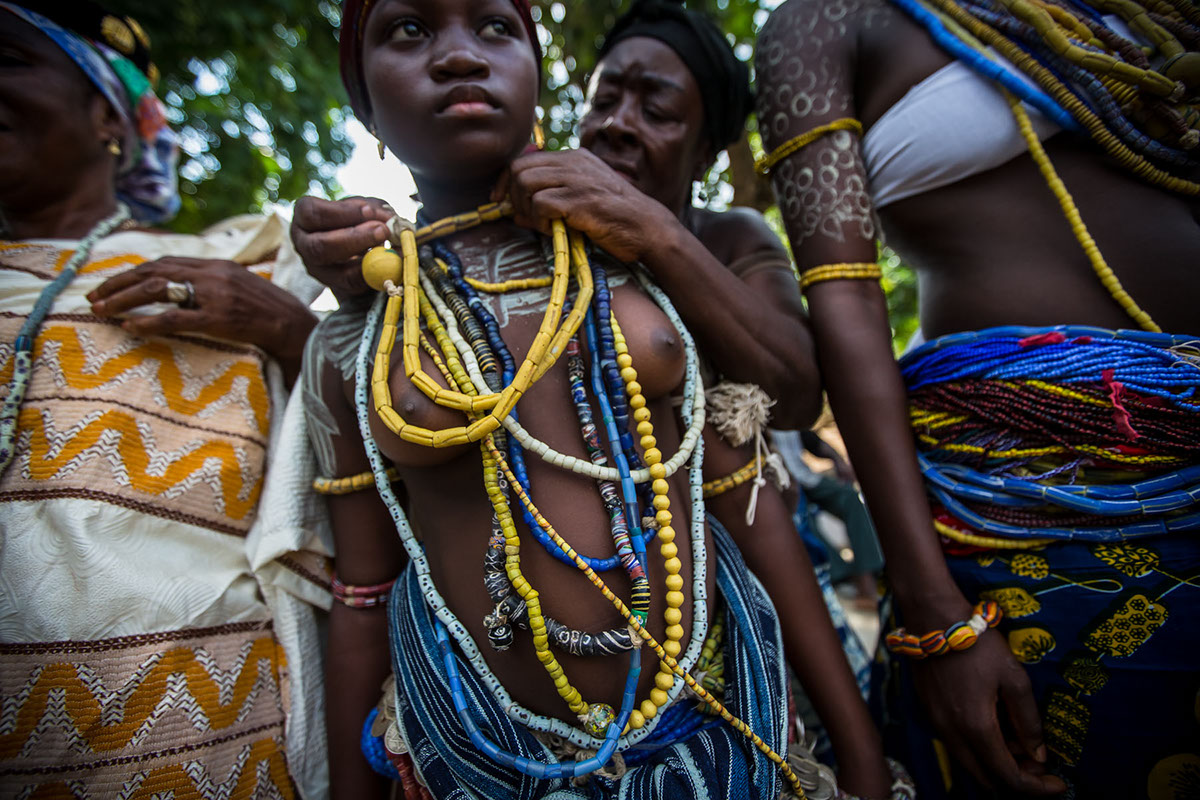 Ghana krobo photo photographer Ethnic africa girls beads Travel Canon wear initiation tradition
