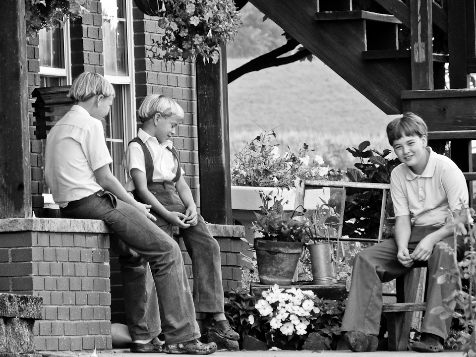 Amish mennonite amish country bw black and white american religion ohio Pennsylvania dutch indiana country usa united states