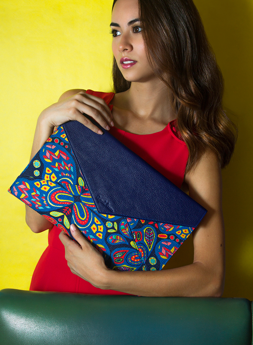 handbags elsalvador clutch bolsos carteras Diseño de Autor colors illustrated model campaign
