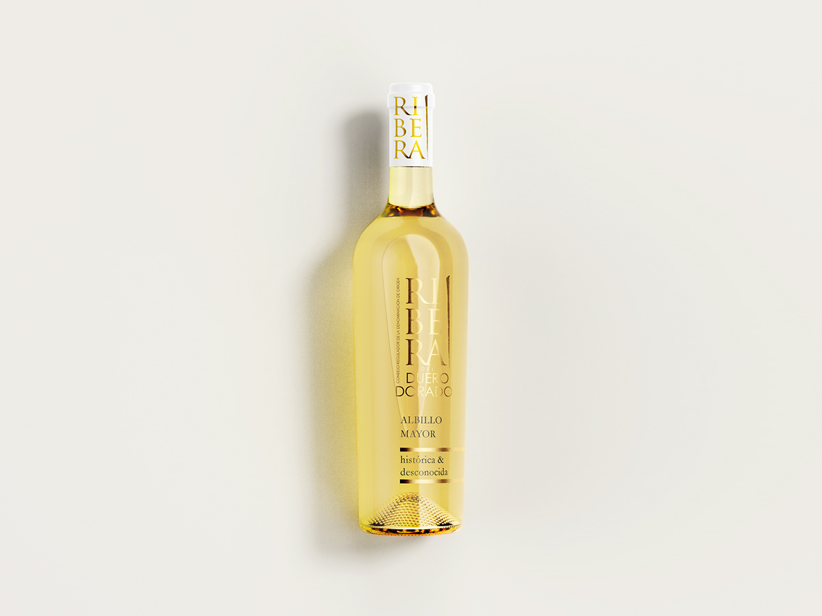 wine Packaging concept White Wine glass bottle Serigraphy Riberadelduero branding 