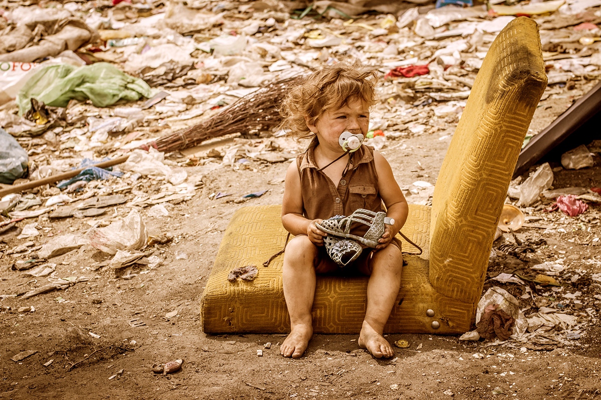 romania gypsies sinthi roma pata rat rat Europe transilvania Poverty rubbish Dump EU child labour children slum