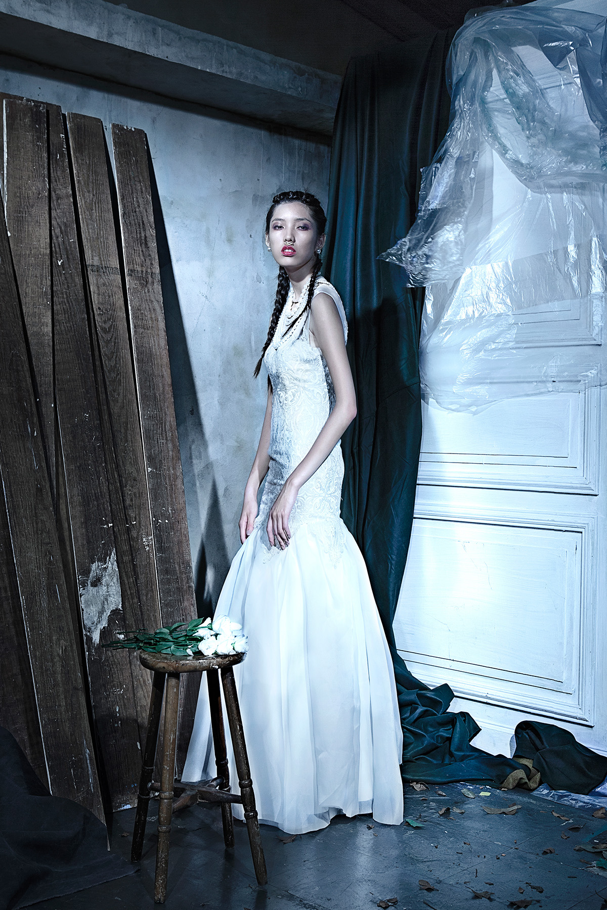 fashion photo bride flower White dress wedding swan