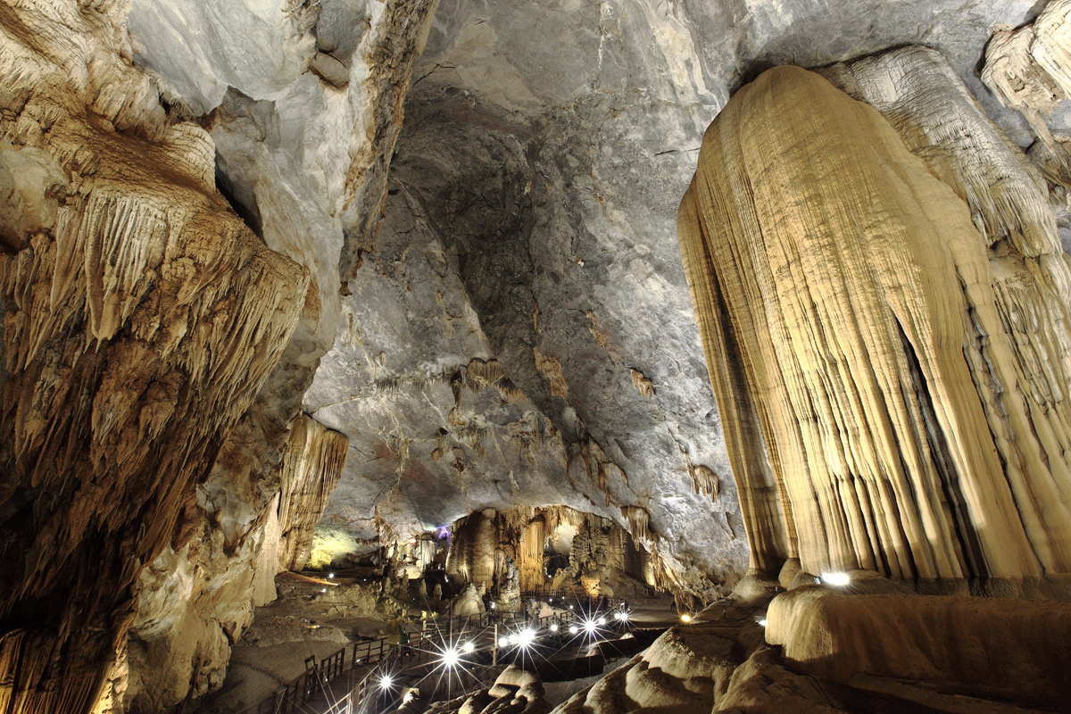 vietnam Caves Paradise Caves Vietnam Caving Caves in Vietnam Phong Nha DMZ Cave Photos
