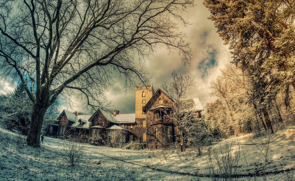 Beauty-full Winter Time "Hunting Manor" (PL) urbex poland