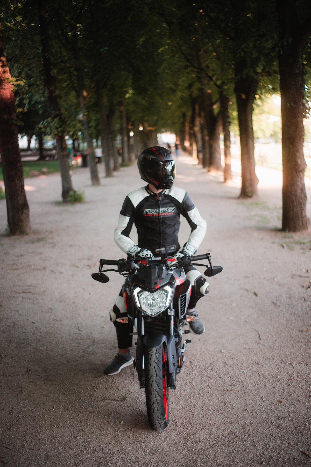 125ccm Europe Helmet model motorcycle motorrad Photography  portrait Yamaha MT