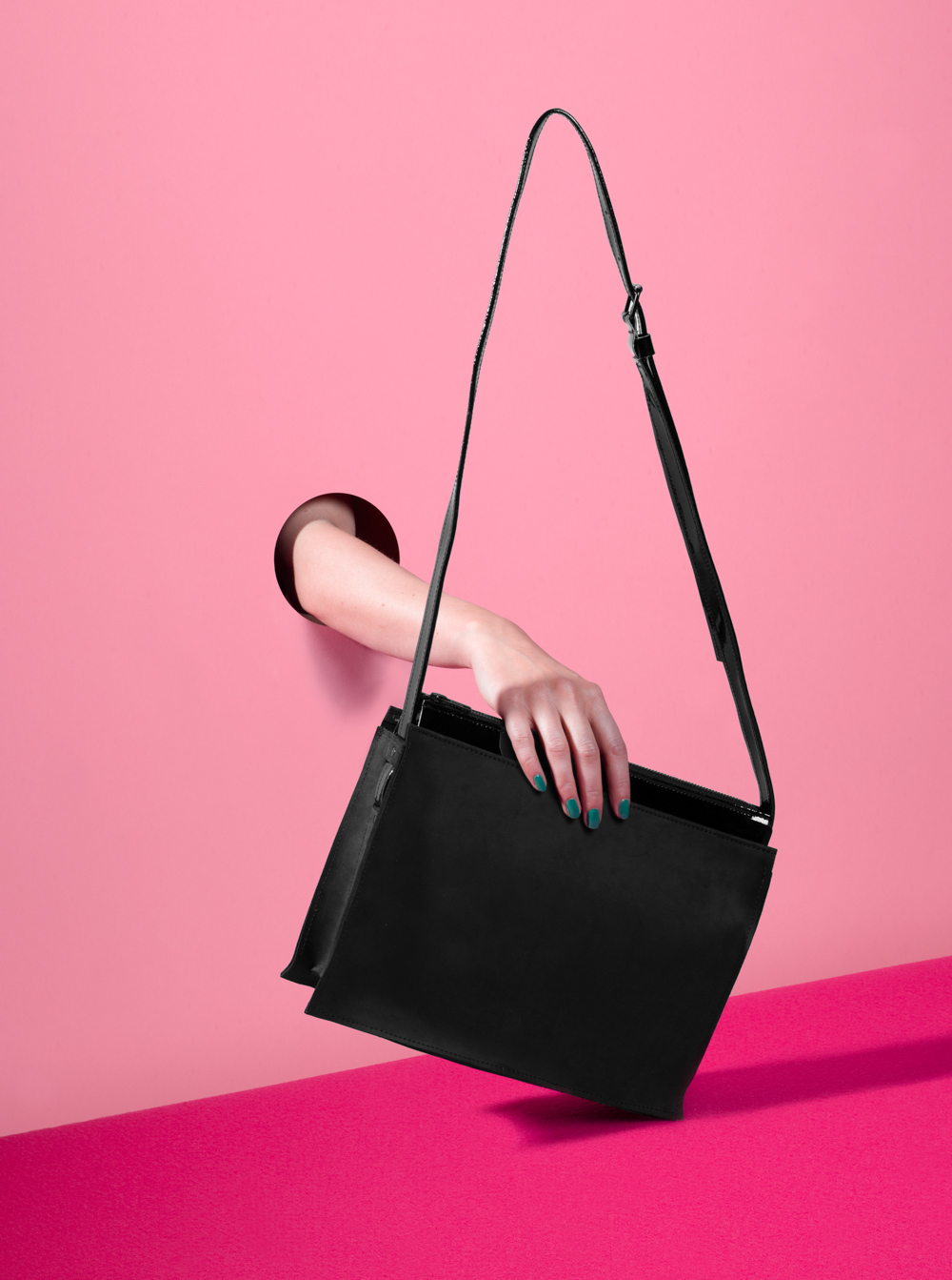 Adobe Portfolio bags product pink model abstract minimalistisch