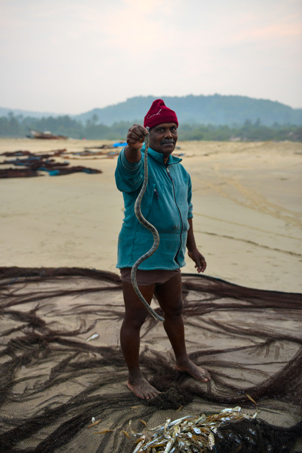 portraits  people  India maharastra Coast mochemad Turtle fish fishing fishermen village NGO Freelance