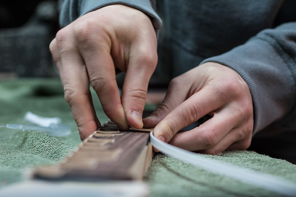 guitar luthier build wood Surf Retro
