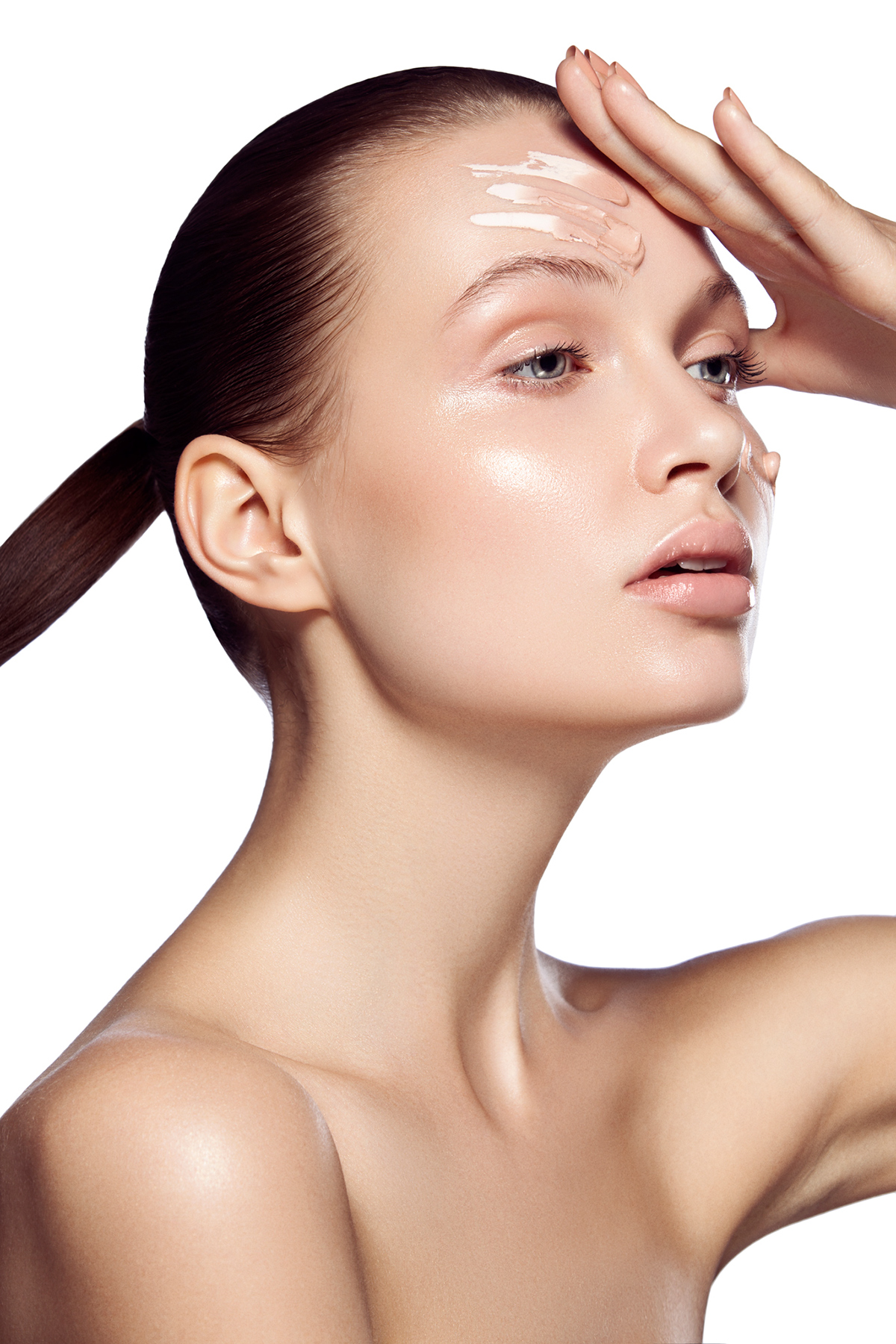Cosmetic products skin retouch highendbeauty abdelkebdani retoucher postproduction pink brown eyes makeup