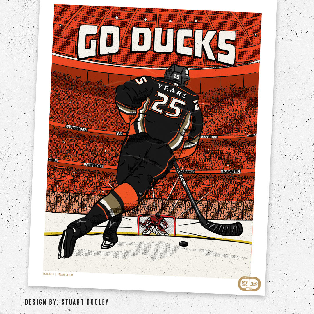 The Ducks 30th Anniversary tarps 🔥 📸: @anaheimducks