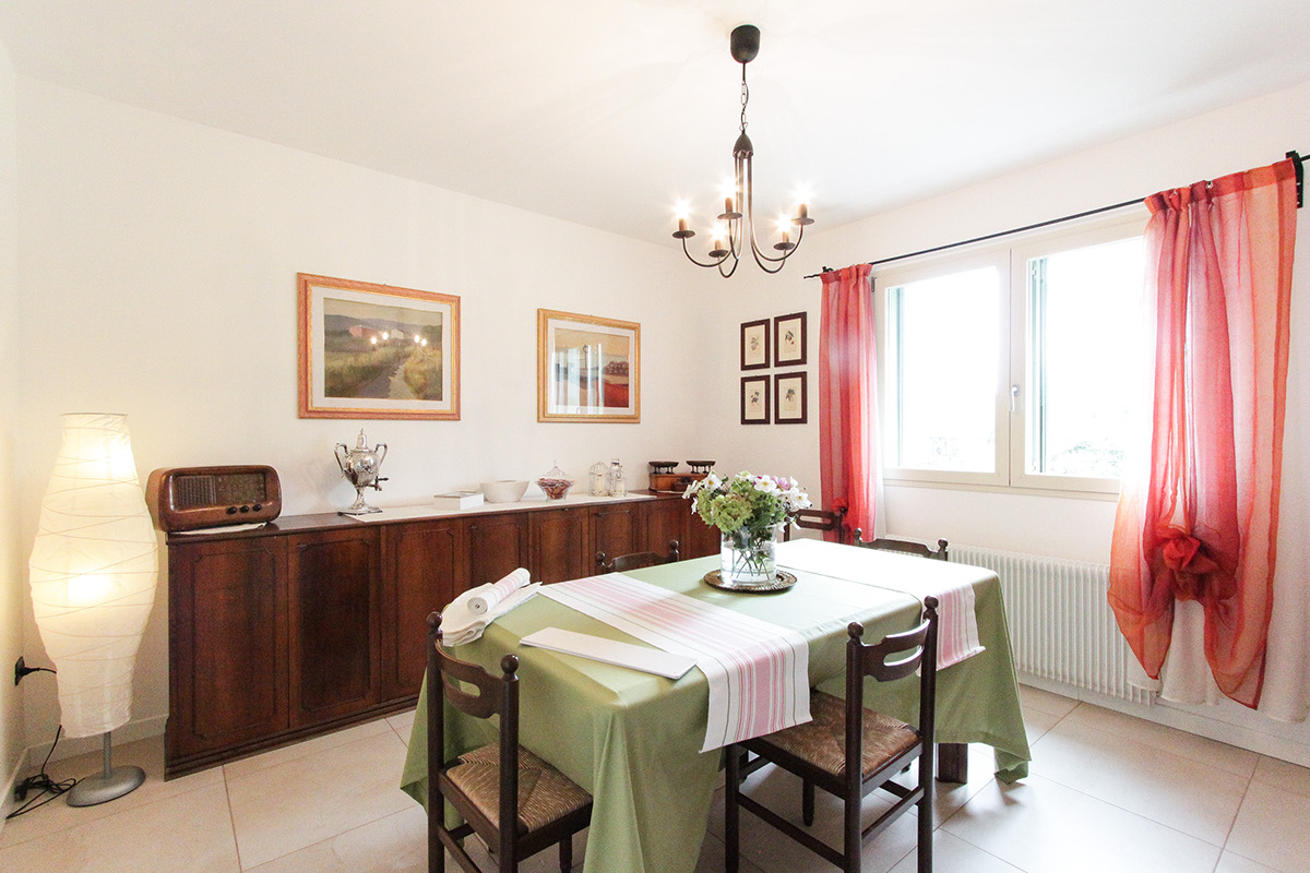 airbnb Interior Couch milano milan conegliano Treviso Italy house B&B