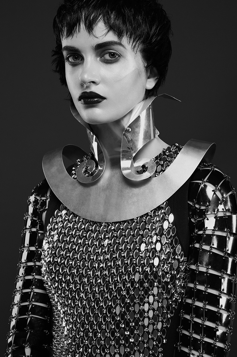 model robot metal blue girl beauty black and white
