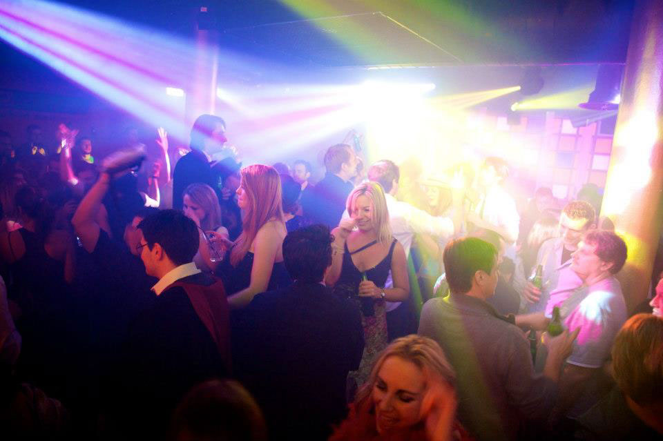 Nightlife clubbin' clubbing party discothek nightclub