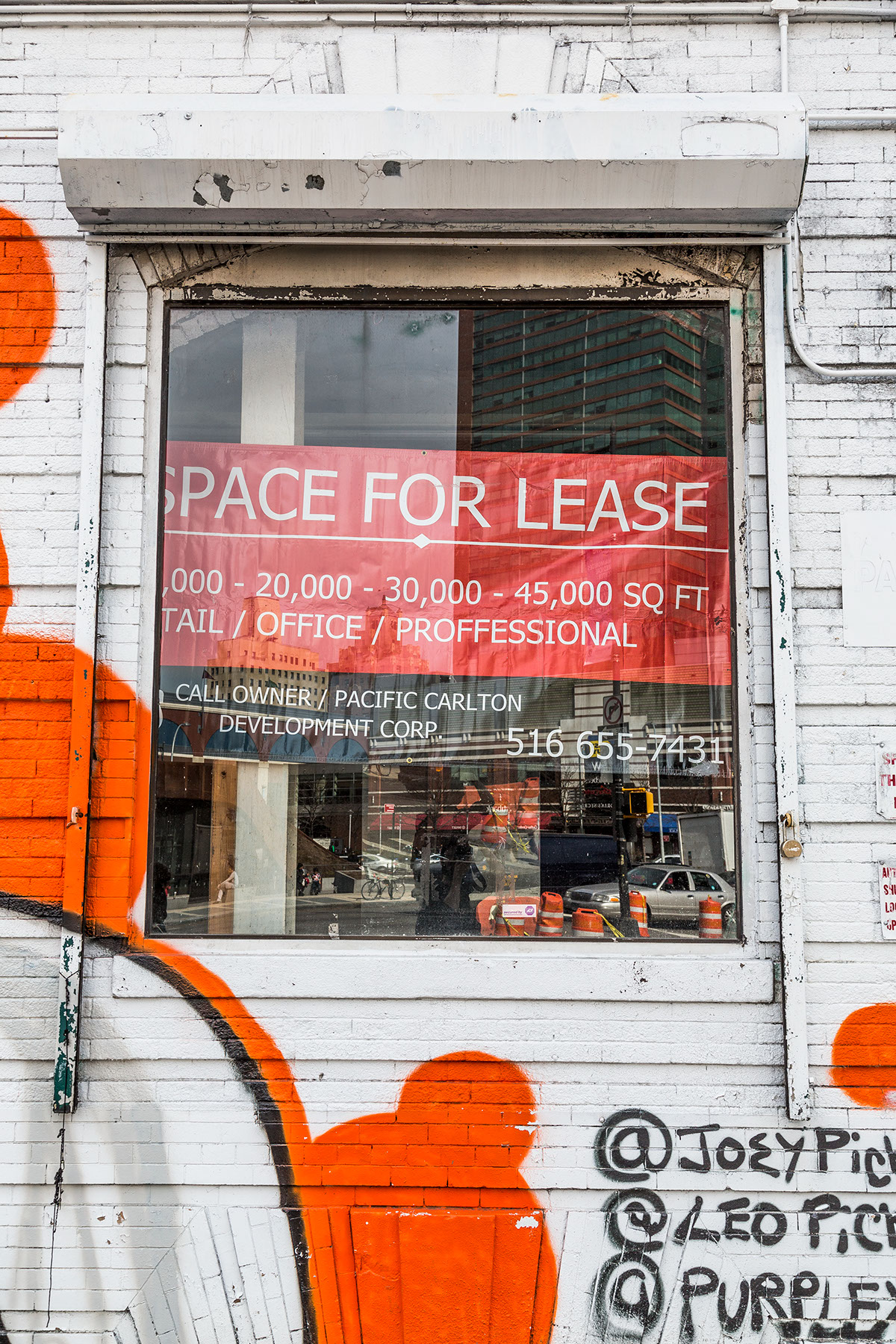 NY Brooklyn city Urban storefronts forrent forlease closed