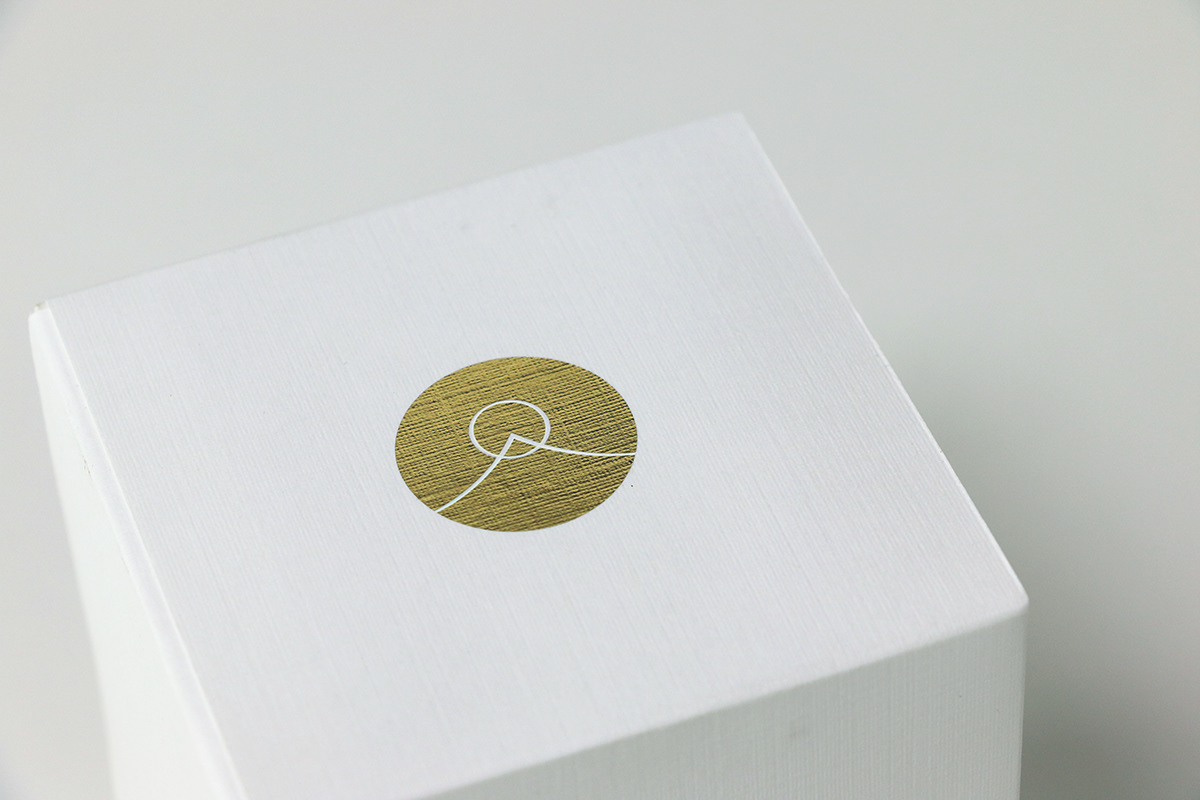 Adobe Portfolio Packaging graphic design  Fragrance branding  art direction  perfume
