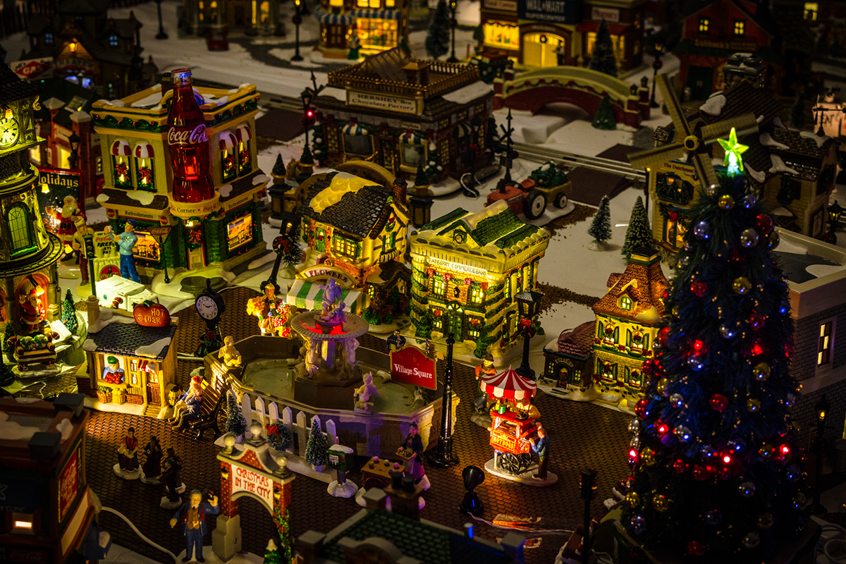 Holiday Christmas town Miniture buildings lights