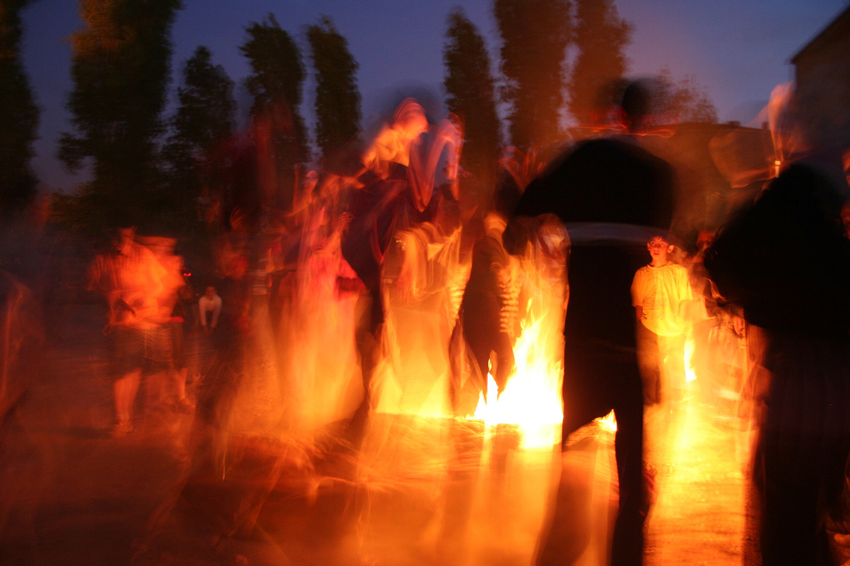 hidirellez fire celebration celebrate red Fun passion together Sulukule istanbul roman gypsy portrait