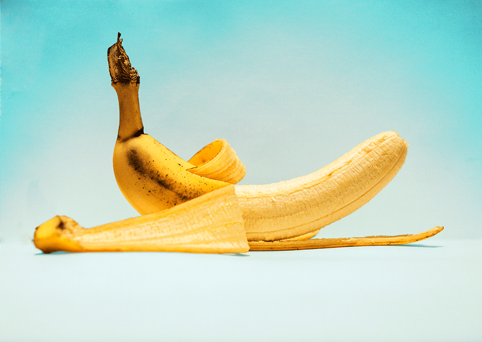 Суета на банане. Банан. Смешной банан. Прикольные бананы. Розовый банан.
