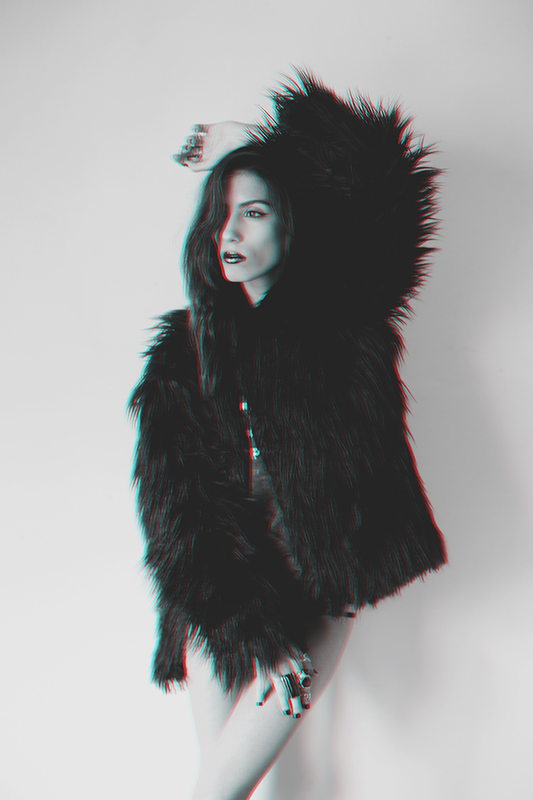 girl fur coat 3D Black&white dark rings