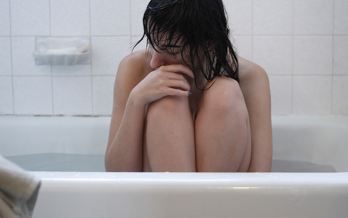 no makeup model bath bathe pain Moody emotion bathtub girl woman me water cold depression sad