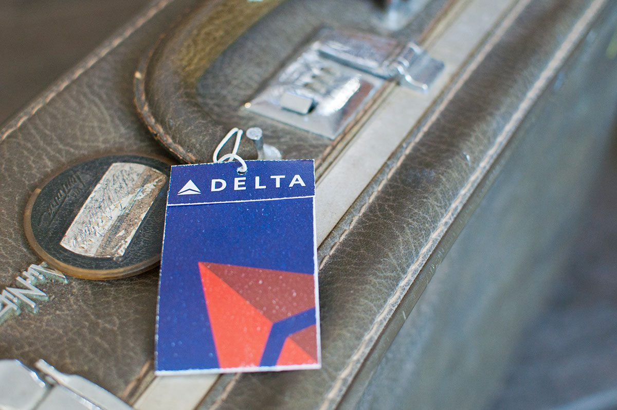 Delta yarn nails art marketing   airport interactive feedback