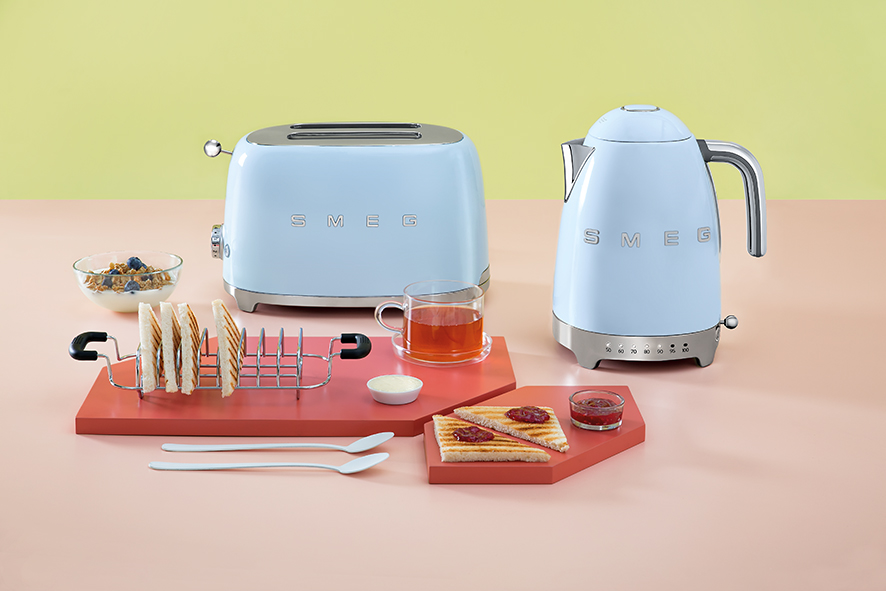 smeg deepdesign appliance kettle blender mixer kitchen cook cooking vintage 50's milan colours marco olgiati toaster