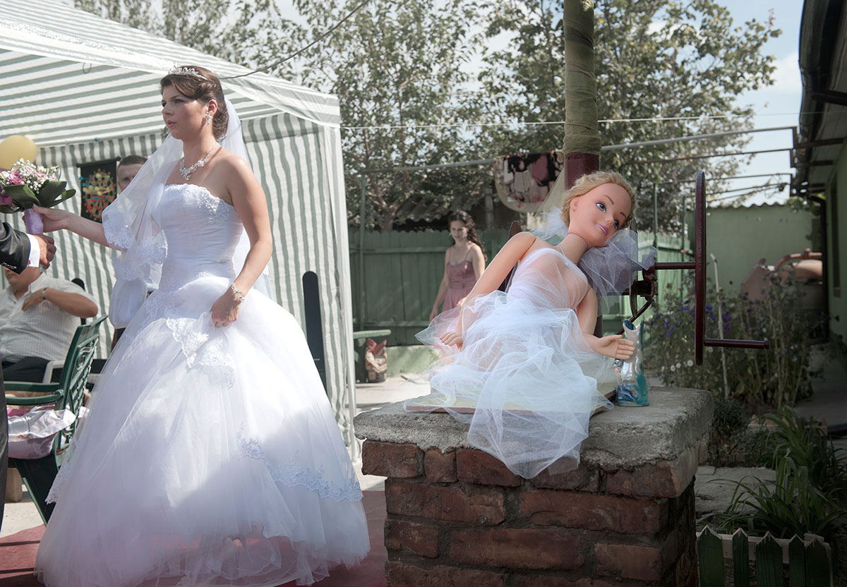 romania portraits wedding eastern europe reportage