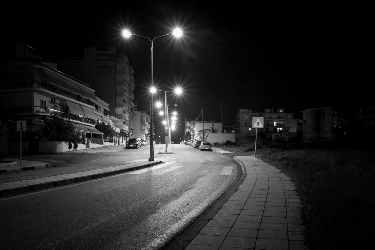 βράδυ βόλτα μαύρο και άσπρο Η ομάδα φωτογραφίας art8 ART8 Ελλάδα δρόμος agrinio