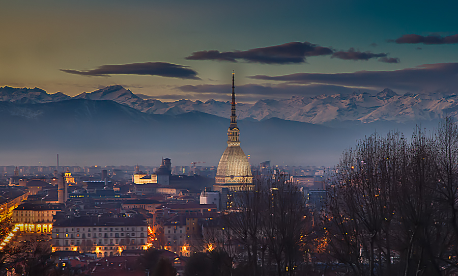 Torino: Luci colori ombre ed atmosfere inverno panoramiche natura estética colore blue hour golden hour atmosfere torino